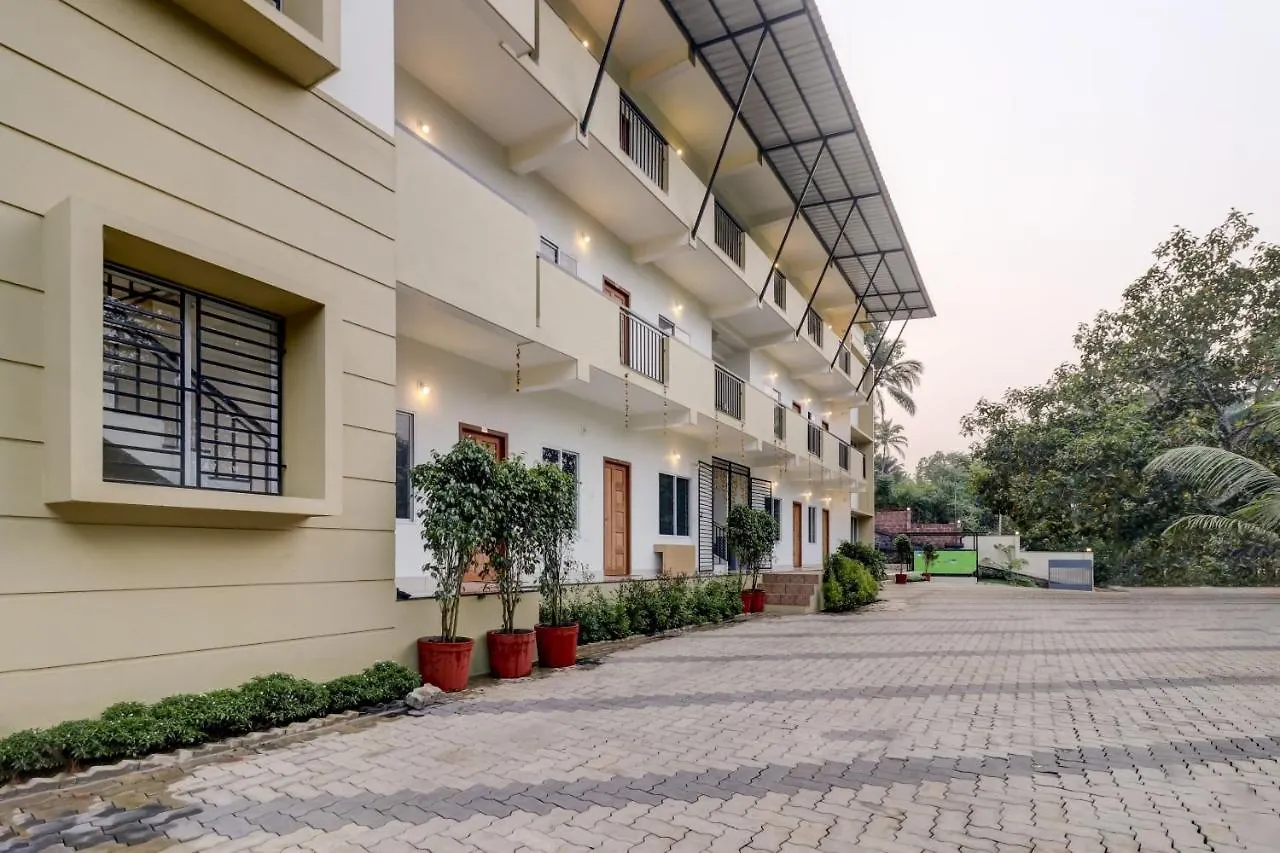 *** Guest house Oyo Home 78041 Luxurious Stay Sastha Homes India